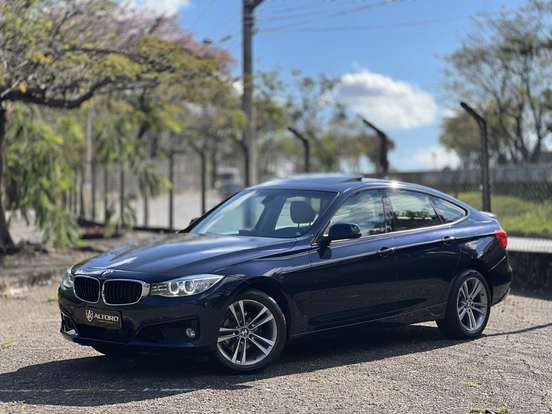 BMW-320i-2015