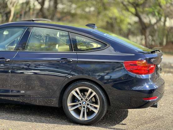BMW-320i-2.0 GT SPORT 16V TURBO GASOLINA 4P AUTOMÁTICO BMW-320i-2015