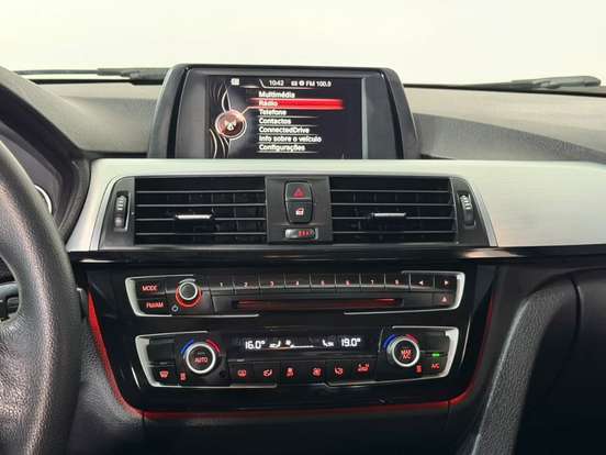 BMW-320i-2016