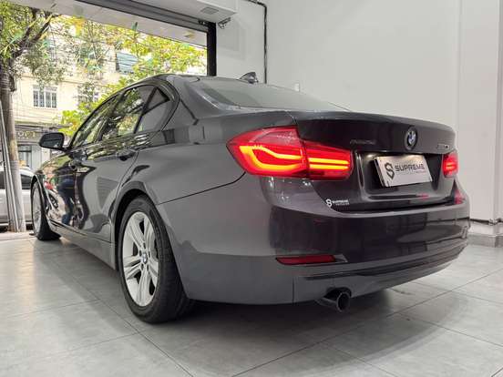 BMW-320i-2017