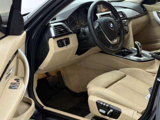 BMW-320i-2017