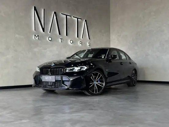 BMW-330e-2023