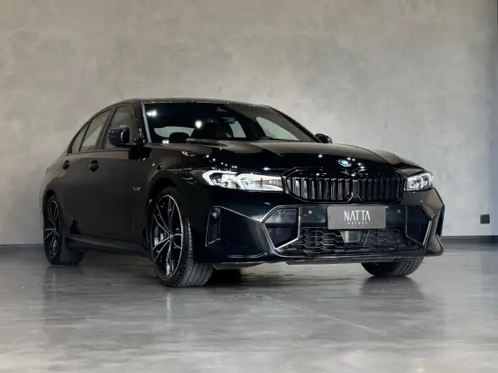 BMW-330e-2023