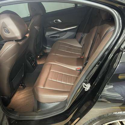 BMW-330e-2021