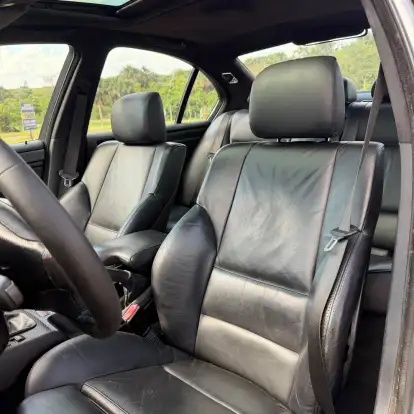BMW-330i-2003