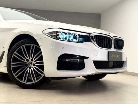 BMW-530e-2020
