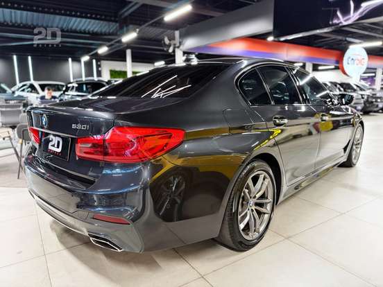 BMW-530i-2.0 16V TURBO GASOLINA M SPORT AUTOMÁTICO BMW-530i-2018