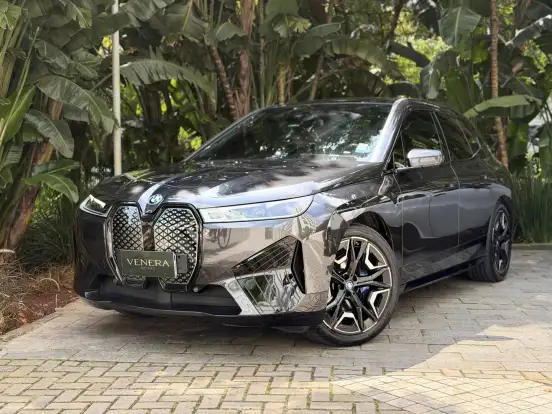 BMW-iX-2023