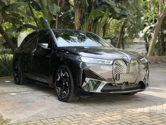 BMW-iX-2023