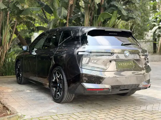 BMW-iX-2023