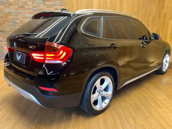 BMW-X1-2.0 16V TURBO GASOLINA SDRIVE20I 4P AUTOMÁTICO BMW-X1-2014