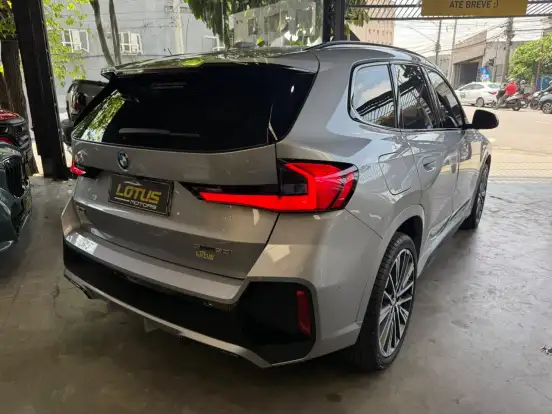BMW-X1-2024