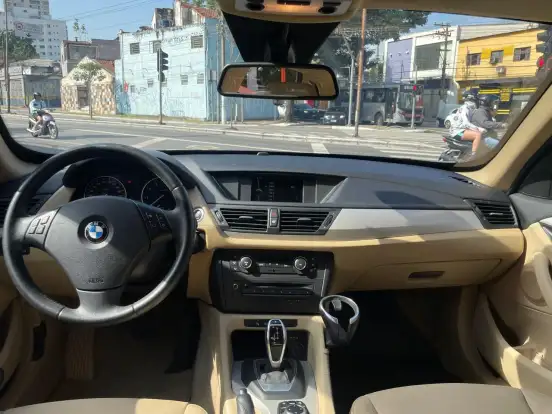 BMW-X1-2012
