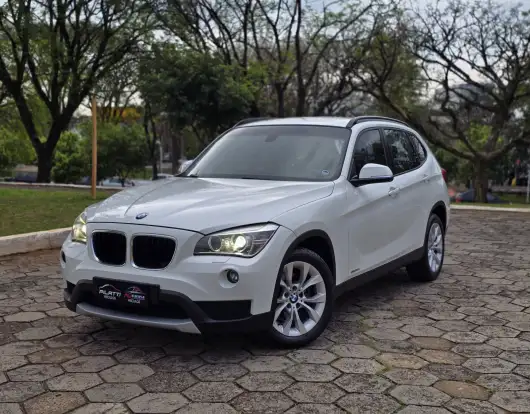BMW-X1-2.0 18I S-DRIVE 4X2 16V GASOLINA 4P AUTOMÁTICO BMW-X1-2013