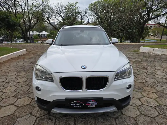 BMW-X1-2.0 18I S-DRIVE 4X2 16V GASOLINA 4P AUTOMÁTICO BMW-X1-2013