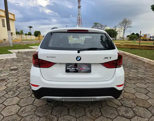 BMW-X1-2.0 18I S-DRIVE 4X2 16V GASOLINA 4P AUTOMÁTICO BMW-X1-2013