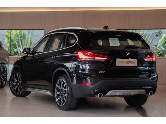 BMW-X1-2022