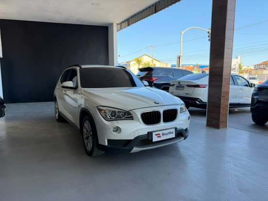 BMW-X1-2.0 18I S-DRIVE 4X2 16V GASOLINA 4P AUTOMÁTICO BMW-X1-2012