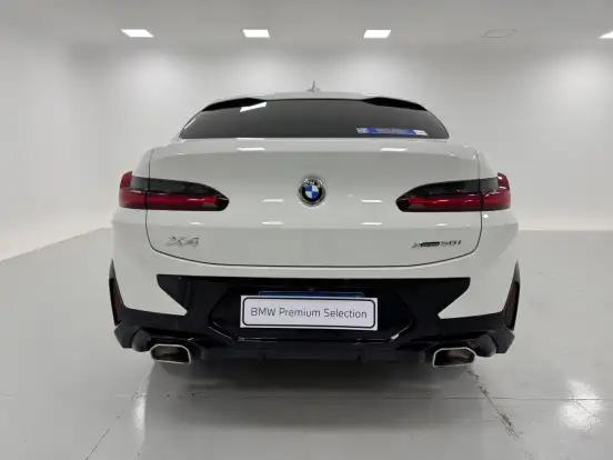BMW-X4-2022