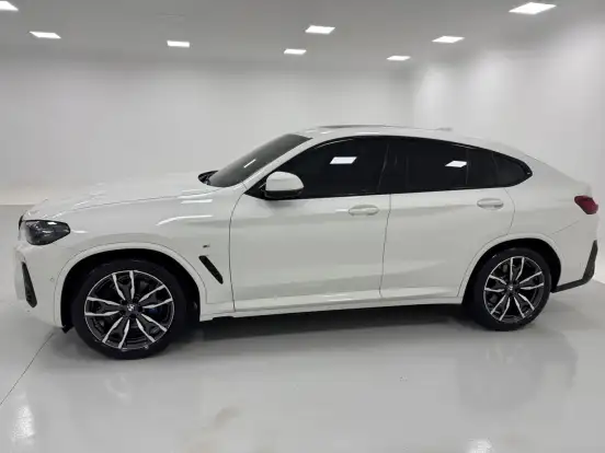 BMW-X4-2022