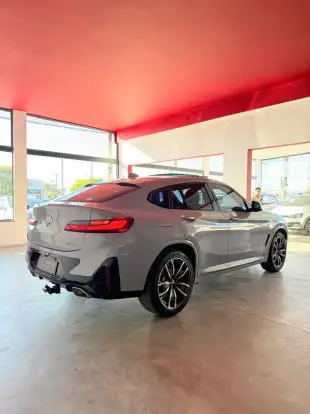 BMW-X4-2023