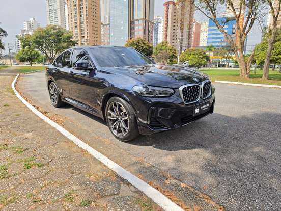 BMW-X4-2023