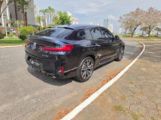 BMW-X4-2023