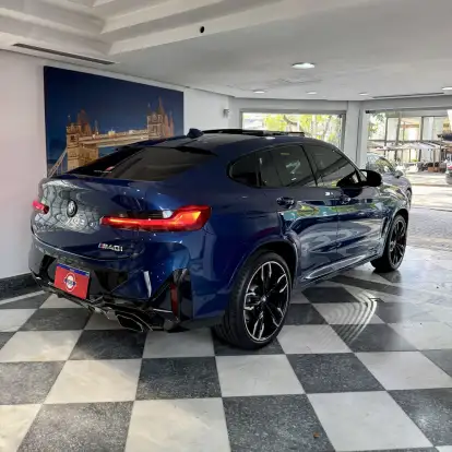 BMW-X4-2022