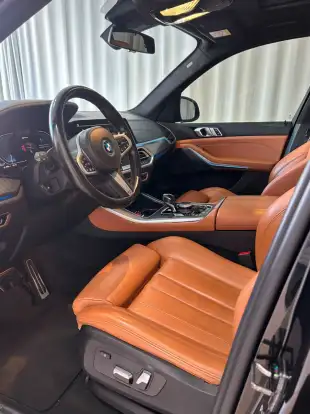 BMW-X5-2021
