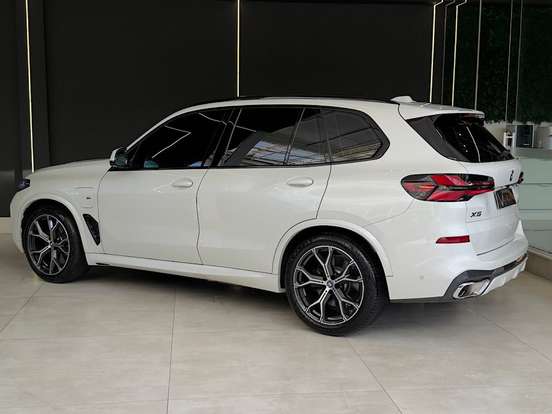 BMW-X5-3.0 I6 TURBO HÍBRIDO XDRIVE50E M SPORT AUTOMÁTICO BMW-X5-2025