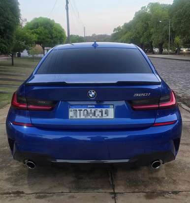 BMW-320i-2022