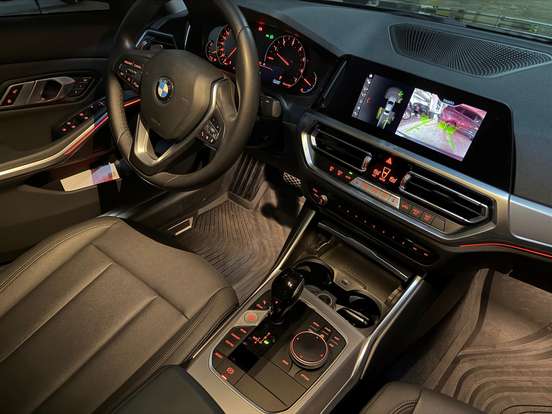 BMW-320i-2020
