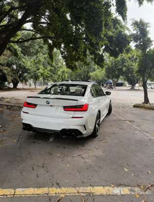 BMW-330i-2019