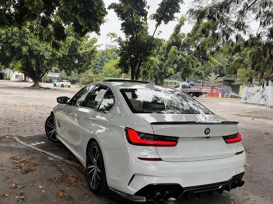 BMW-330i-2.0 16V TURBO GASOLINA M SPORT AUTOMÁTICO BMW-330i-2019