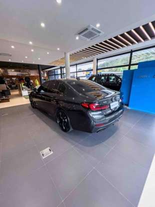 BMW-530e-2022