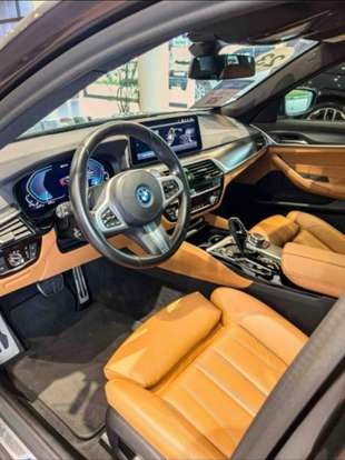 BMW-530e-2022