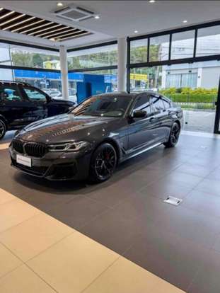 BMW-530e-2022
