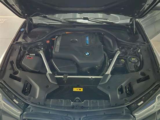 BMW-530e-2.0 16V TWINPOWER HÍBRIDO M SPORT AUTOMÁTICO BMW-530e-2022
