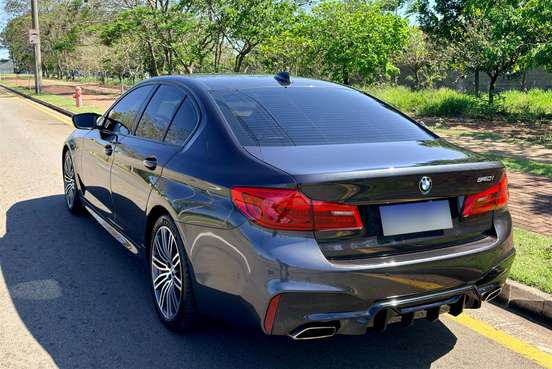 BMW-540i-2019