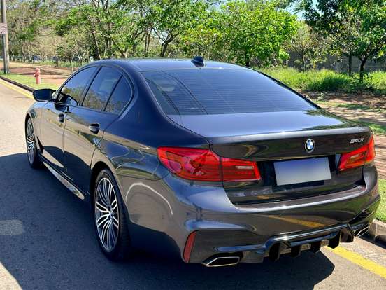 BMW-540i-3.0 24V TURBO GASOLINA M SPORT AUTOMÁTICO BMW-540i-2019
