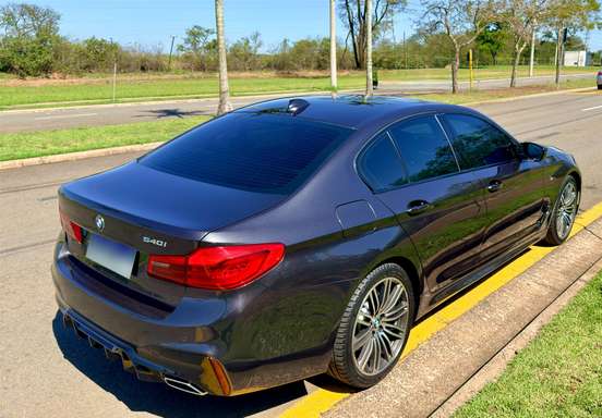 BMW-540i-2019