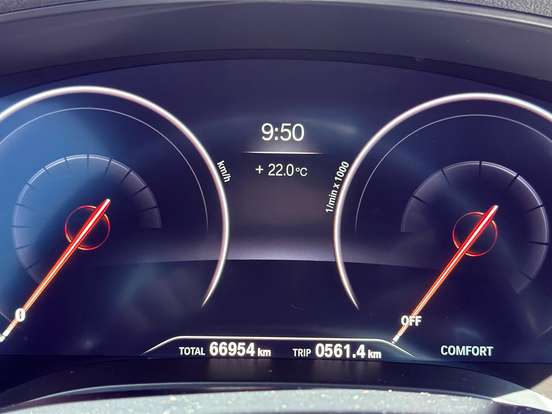 BMW-540i-3.0 24V TURBO GASOLINA M SPORT AUTOMÁTICO BMW-540i-2019