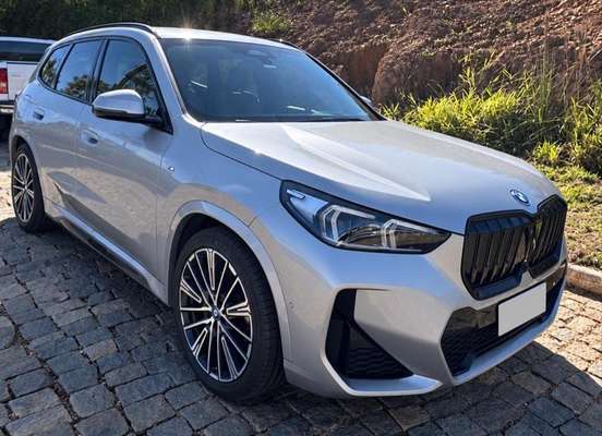 BMW-iX1-2023