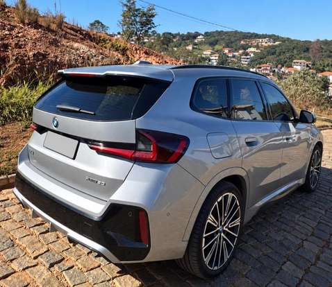 BMW-iX1-2023