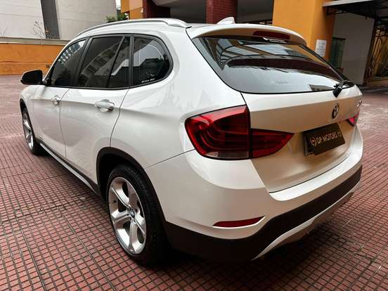 BMW-X1-2.0 16V TURBO GASOLINA SDRIVE20I 4P AUTOMÁTICO BMW-X1-2013