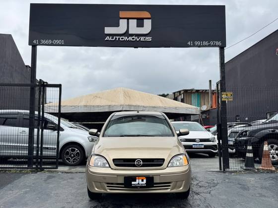 CHEVROLET CORSA 1.8 MPFI MAXX SEDAN 8V FLEX 4P MANUAL