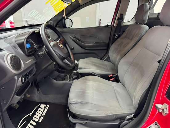 CHEVROLET-MONTANA-2013