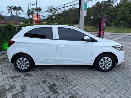 CHEVROLET-ONIX-2016