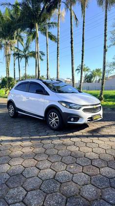 CHEVROLET ONIX 1.4 MPFI ACTIV 8V FLEX 4P AUTOMÁTICO