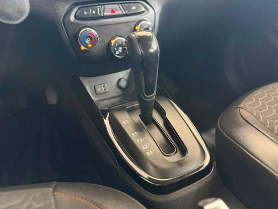 CHEVROLET-ONIX-2018